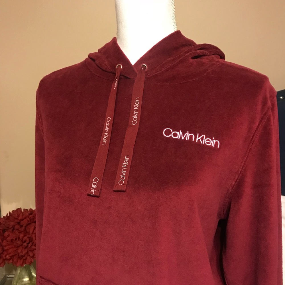 NEW W/ TAGS! Calvin Klein Maroon Hoodie (large)